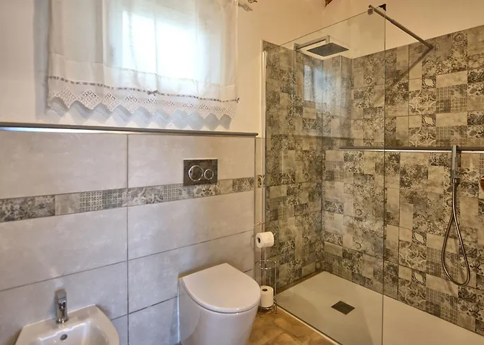 펜션 Casa Andrea By Posarellivillas *